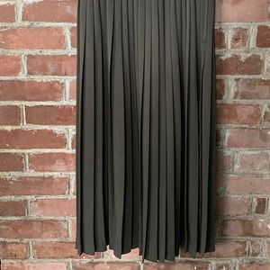 Max Mara Vintage Khaki Green/Brown Pleated Long Skirt Size 4 U.S.